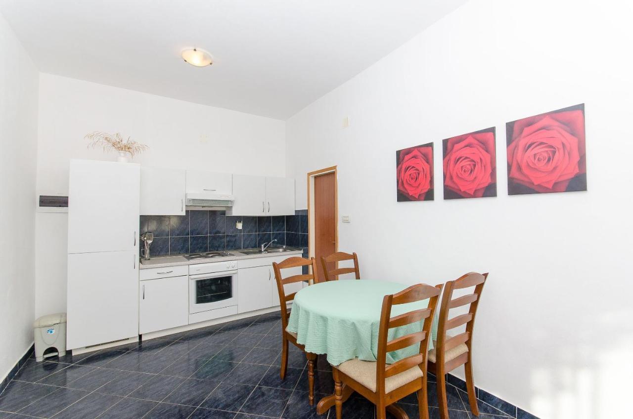Apartments Ivanka Вис Экстерьер фото